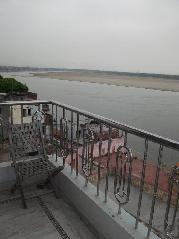 P G On Ganges Варанаси Экстерьер фото