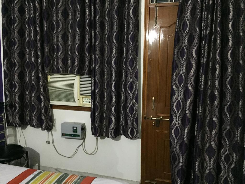 P G On Ganges Варанаси Экстерьер фото